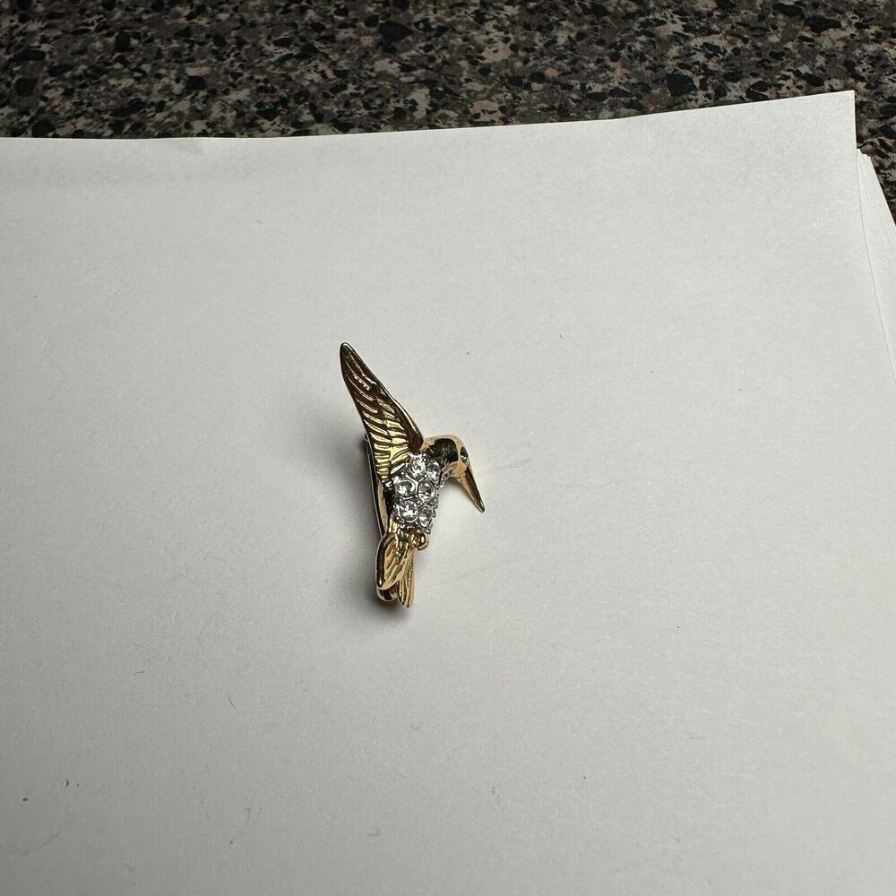 Krementz Rhinestone Hummingbird Bird Gold Tone Tiny Brooch Pin Signed - Picture 3 of 9